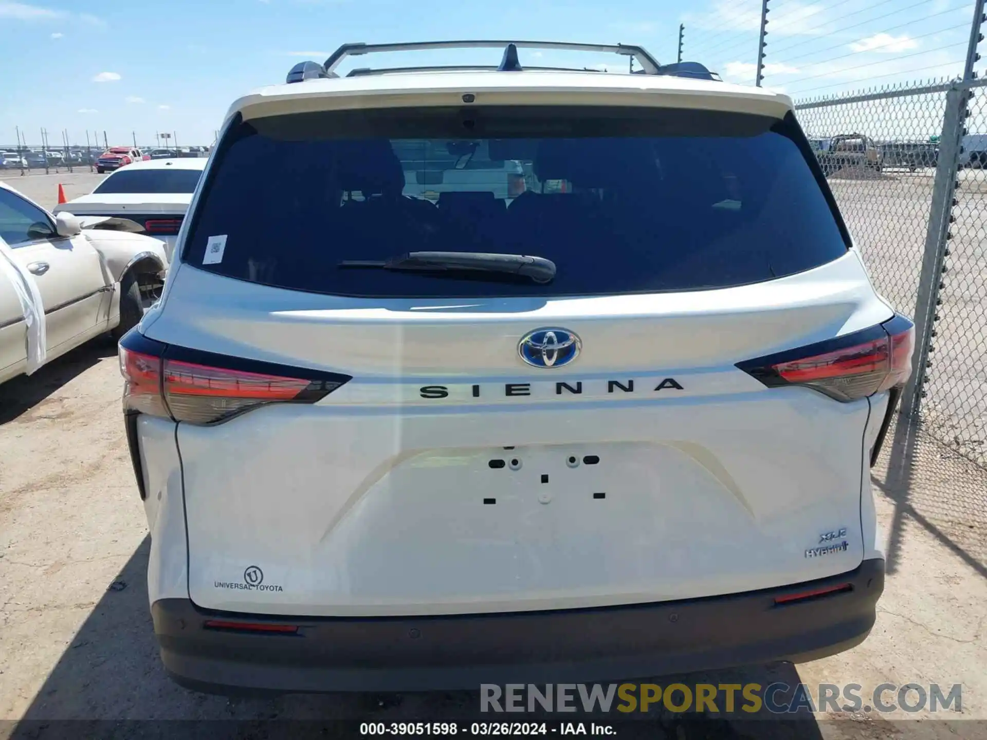 17 Photograph of a damaged car 5TDYRKEC3MS018793 TOYOTA SIENNA 2021