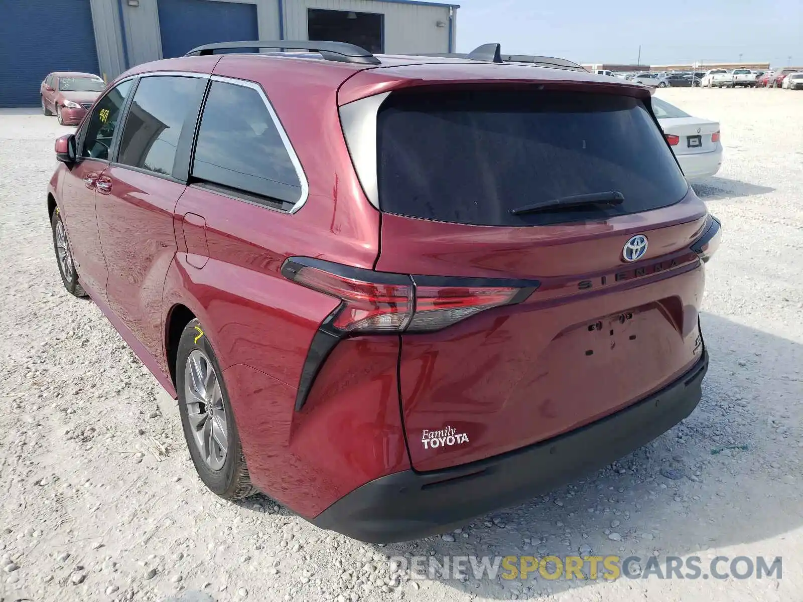 3 Фотография поврежденного автомобиля 5TDYRKEC3MS027624 TOYOTA SIENNA 2021