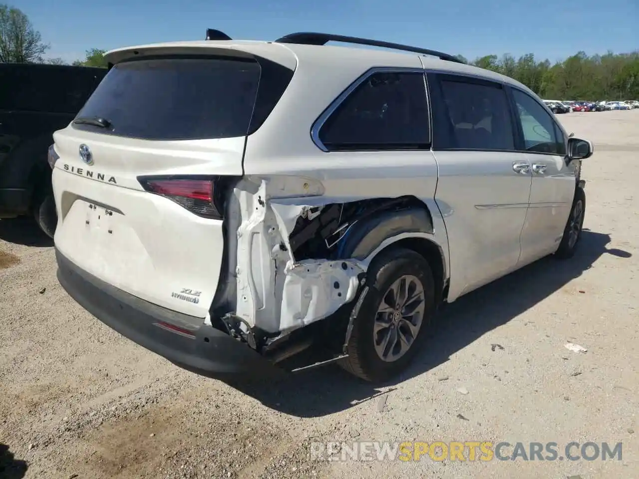 4 Photograph of a damaged car 5TDYRKEC3MS040454 TOYOTA SIENNA 2021