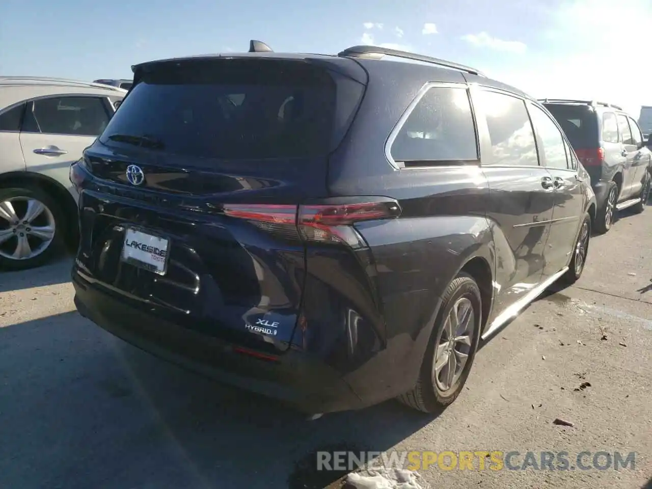 4 Photograph of a damaged car 5TDYRKEC3MS048943 TOYOTA SIENNA 2021