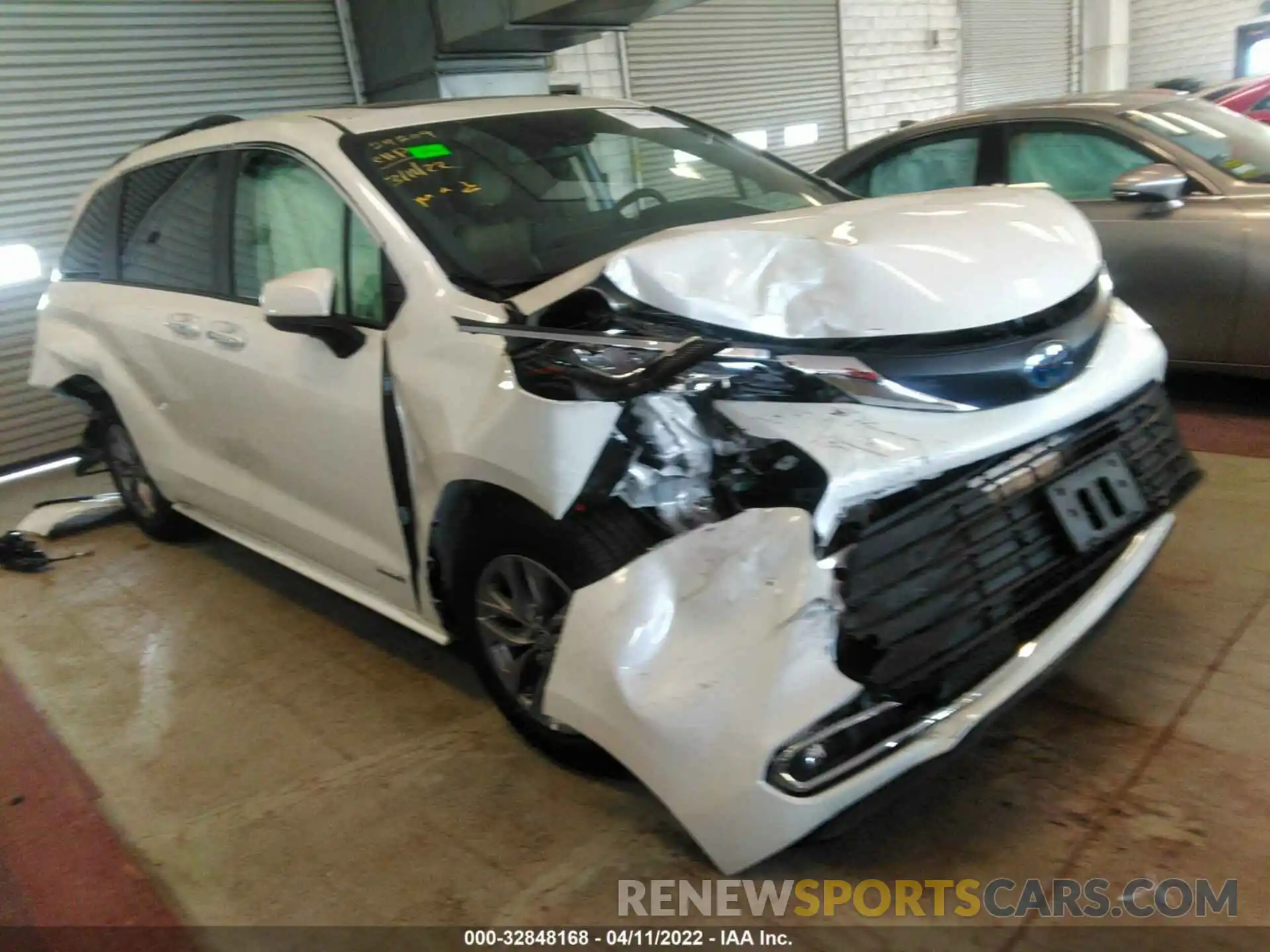 1 Photograph of a damaged car 5TDYRKEC3MS054564 TOYOTA SIENNA 2021