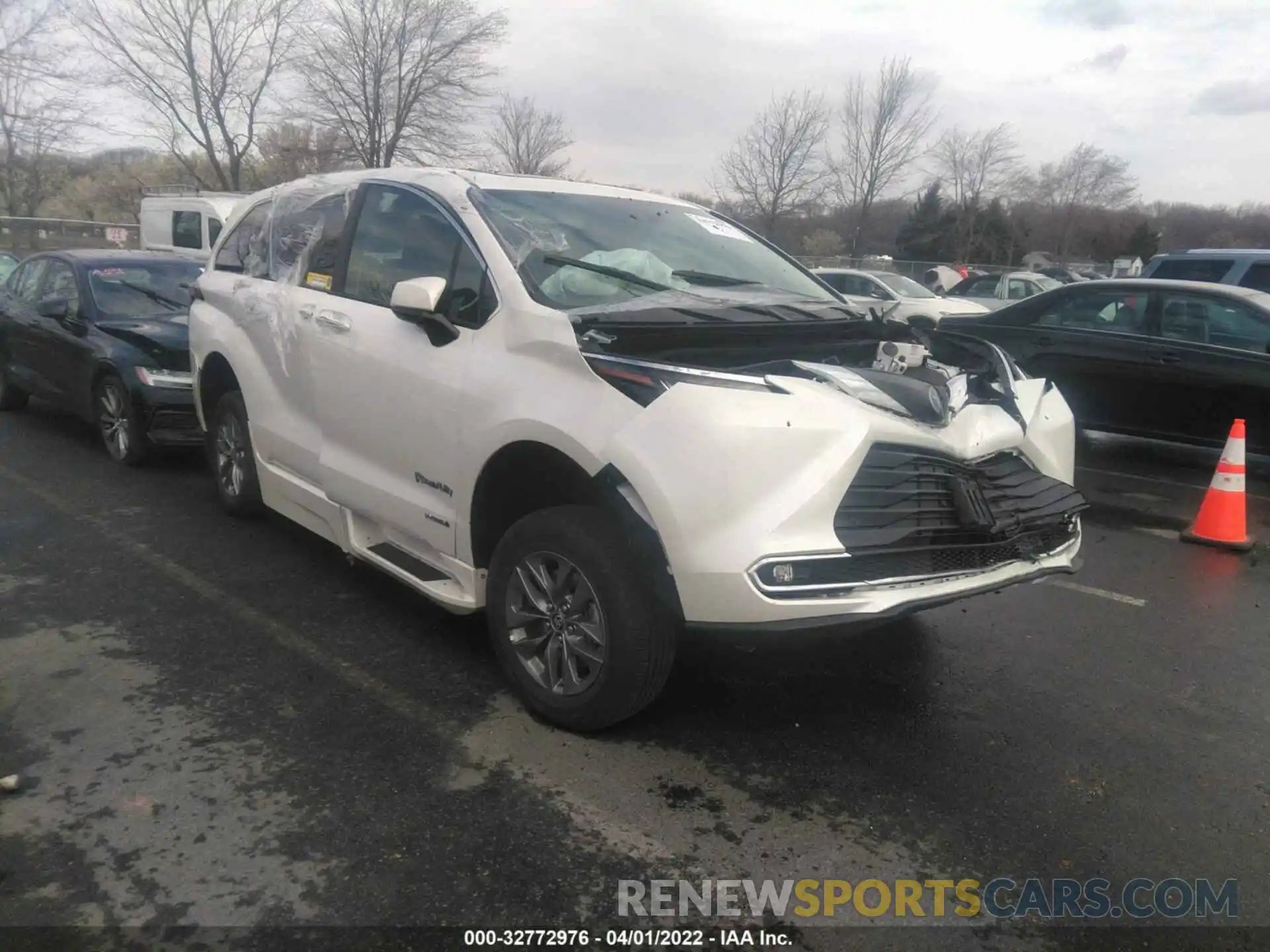 1 Photograph of a damaged car 5TDYRKEC3MS061689 TOYOTA SIENNA 2021