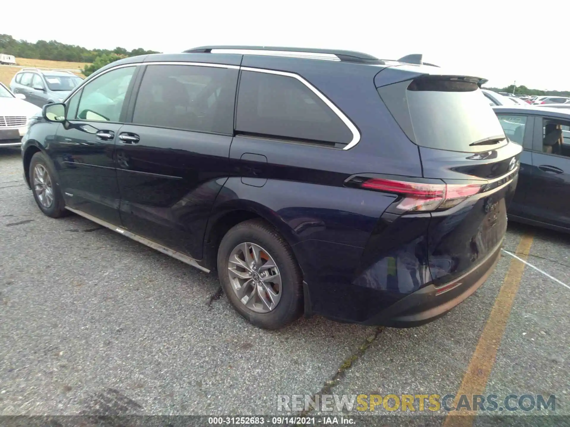 3 Photograph of a damaged car 5TDYRKEC3MS064799 TOYOTA SIENNA 2021