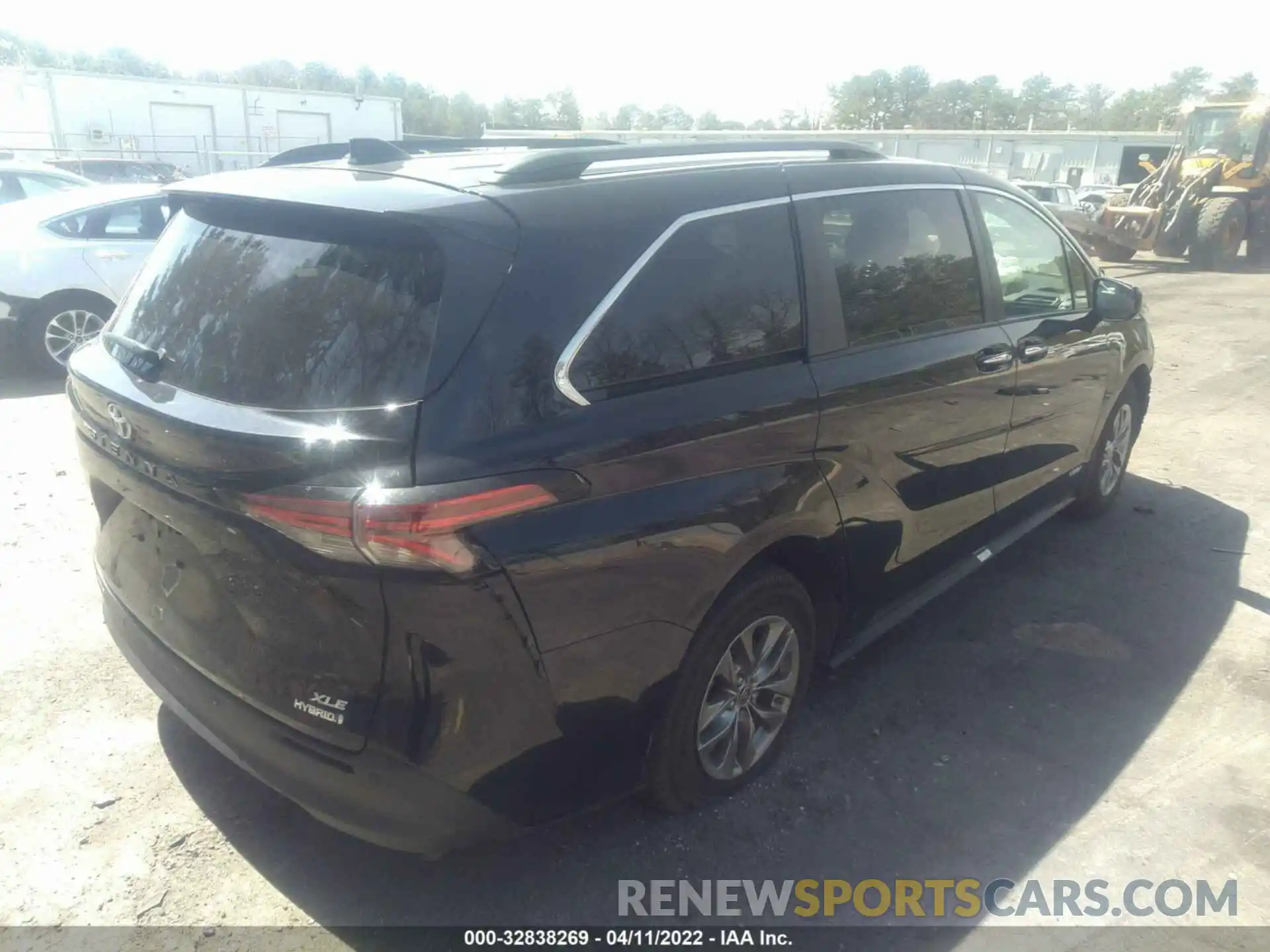 4 Photograph of a damaged car 5TDYRKEC3MS067069 TOYOTA SIENNA 2021