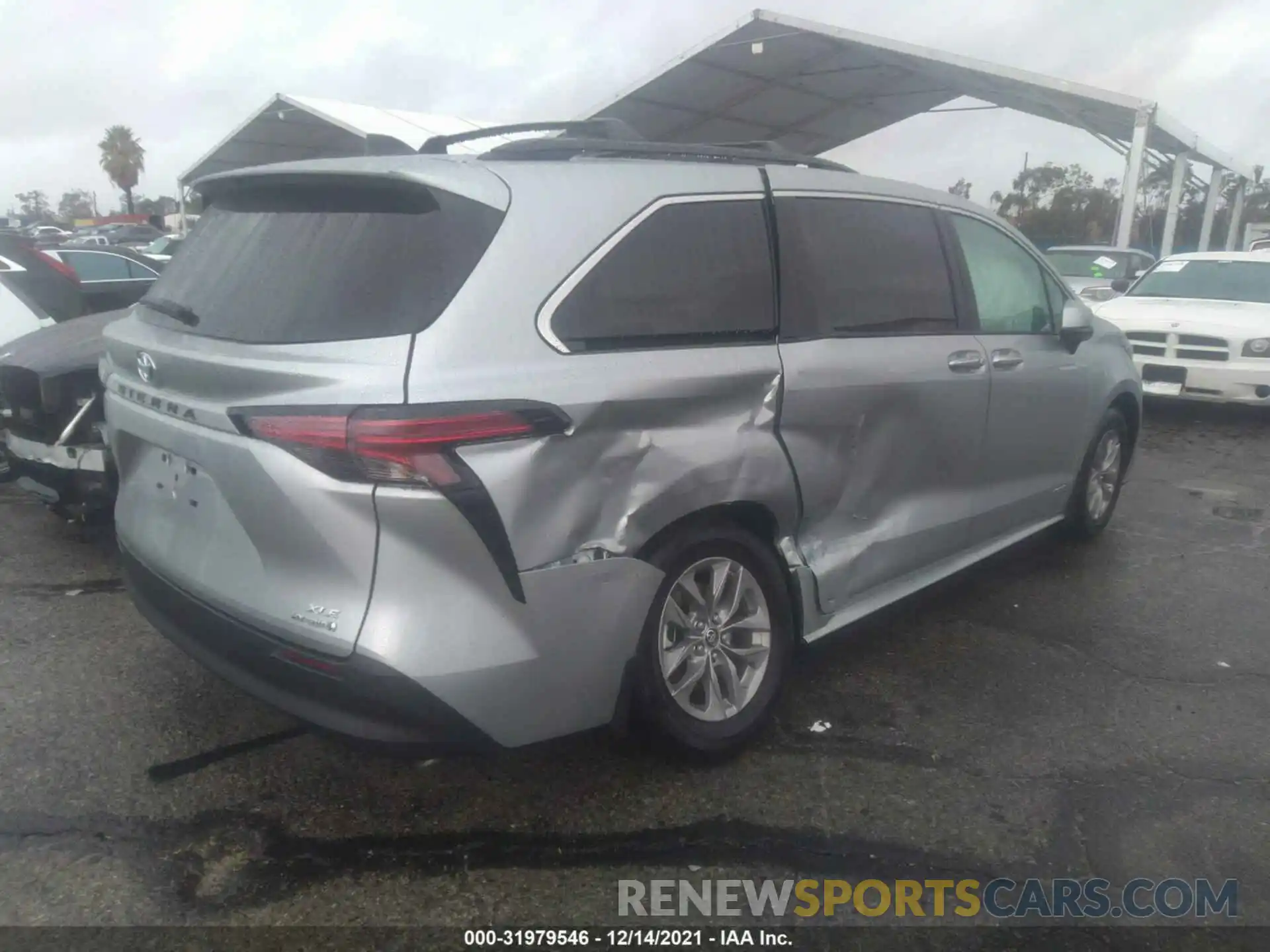 4 Photograph of a damaged car 5TDYRKEC3MS072661 TOYOTA SIENNA 2021