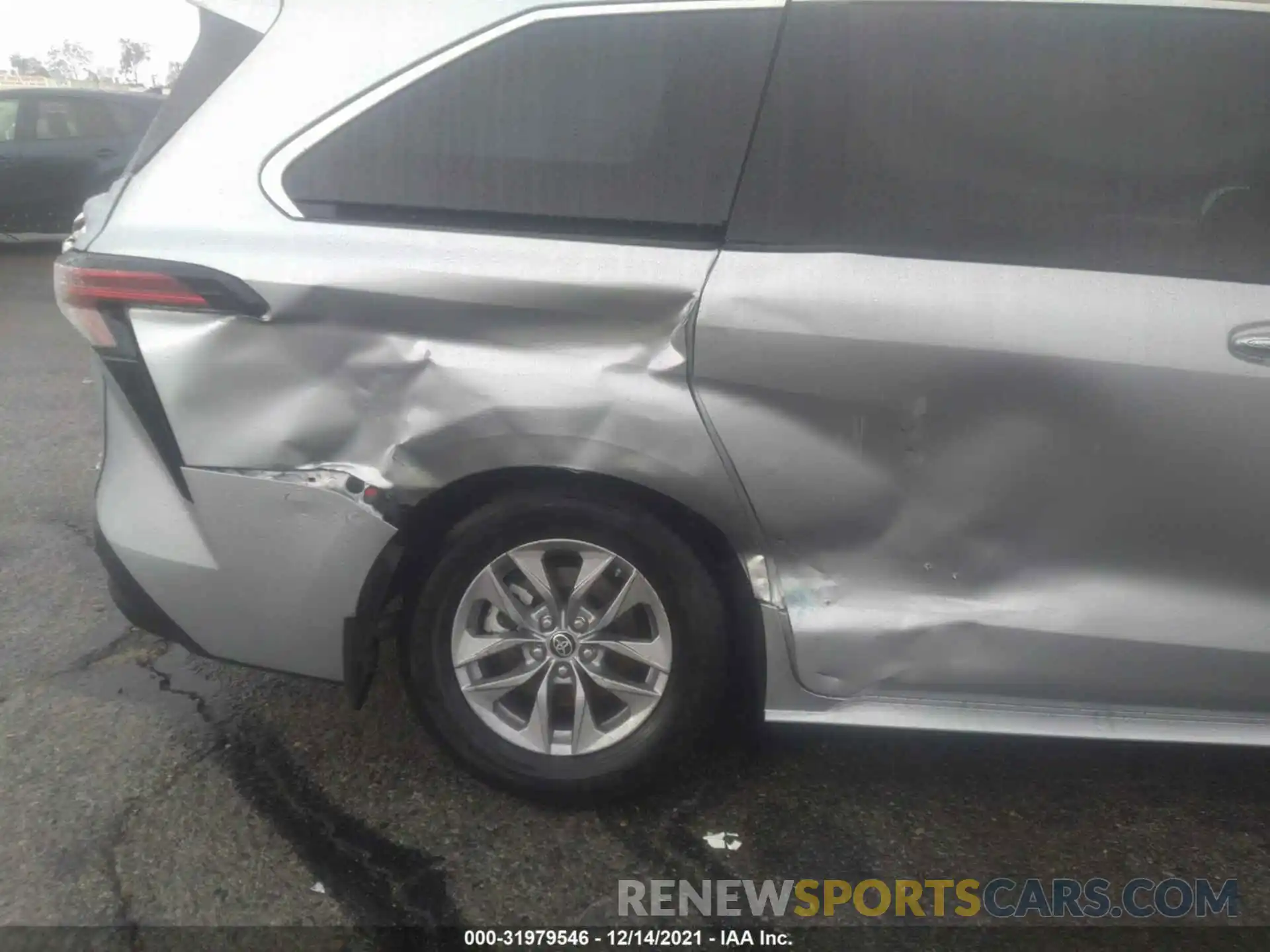 6 Photograph of a damaged car 5TDYRKEC3MS072661 TOYOTA SIENNA 2021