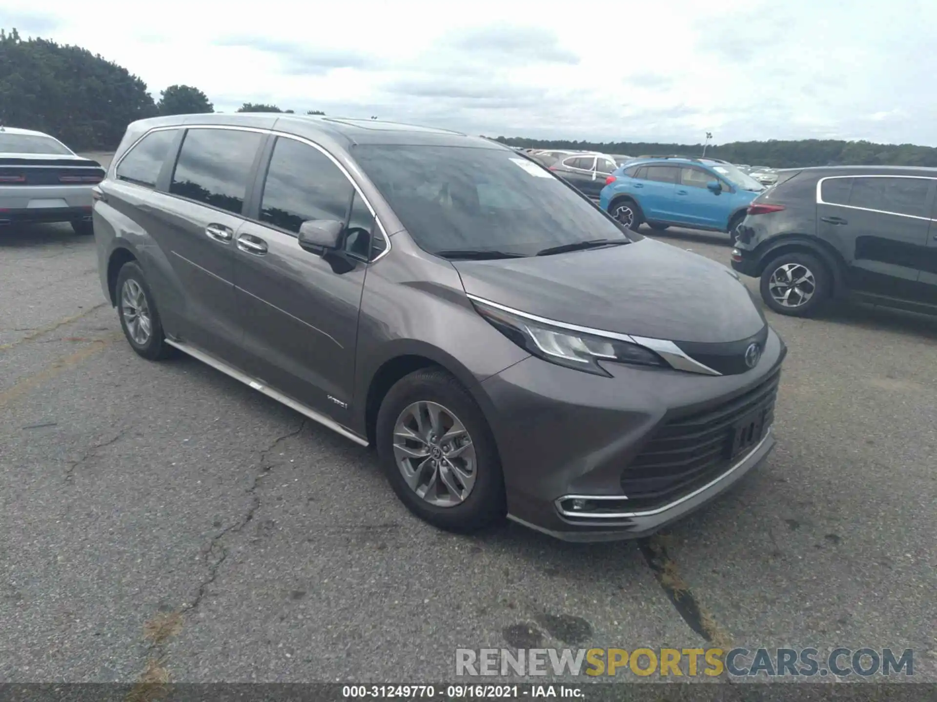 1 Photograph of a damaged car 5TDYRKEC4MS005924 TOYOTA SIENNA 2021