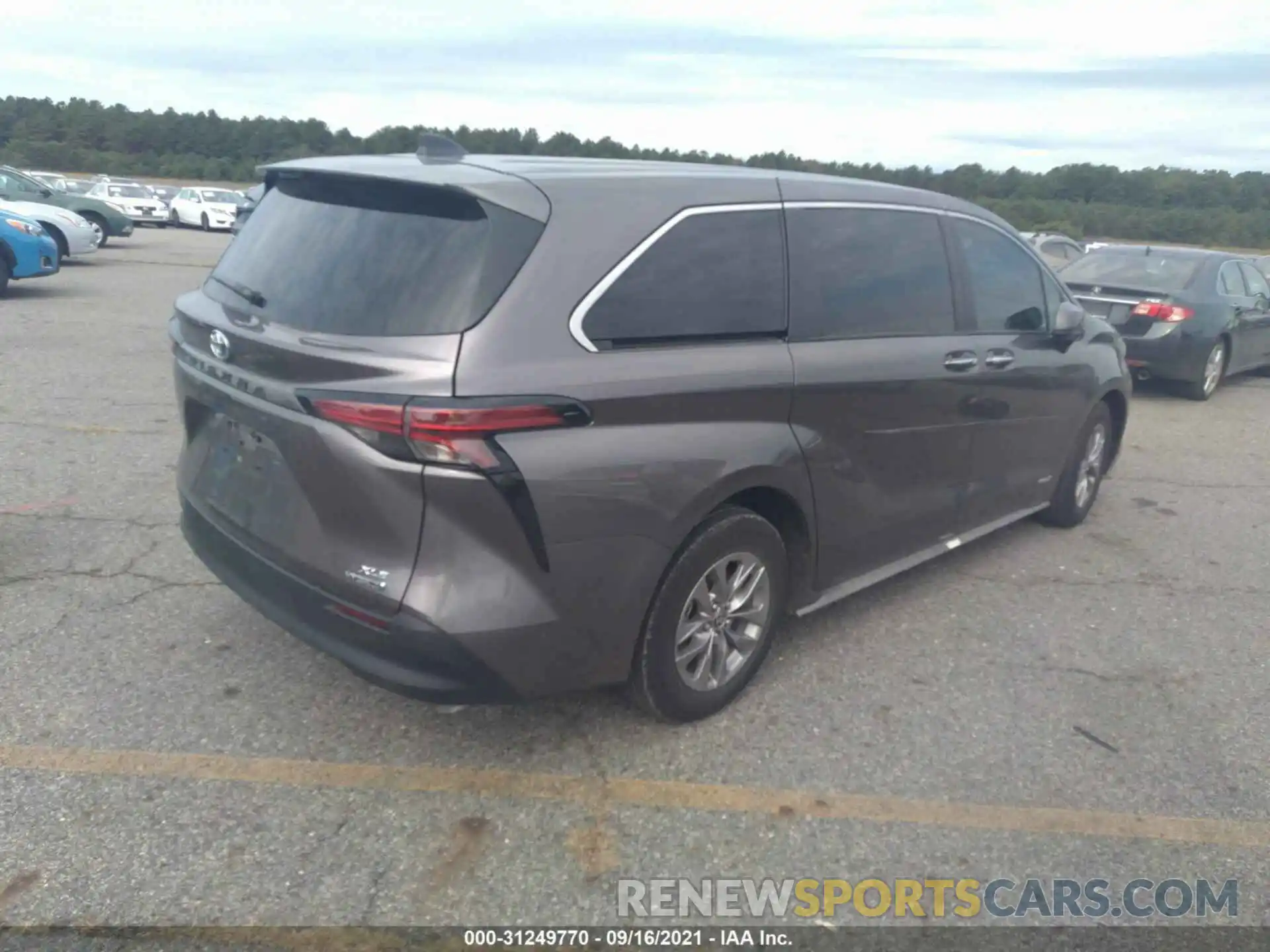 4 Photograph of a damaged car 5TDYRKEC4MS005924 TOYOTA SIENNA 2021