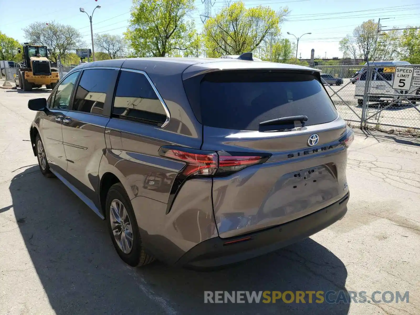 3 Photograph of a damaged car 5TDYRKEC4MS008788 TOYOTA SIENNA 2021