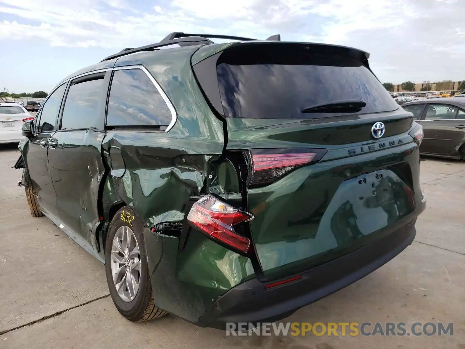 3 Photograph of a damaged car 5TDYRKEC4MS032363 TOYOTA SIENNA 2021