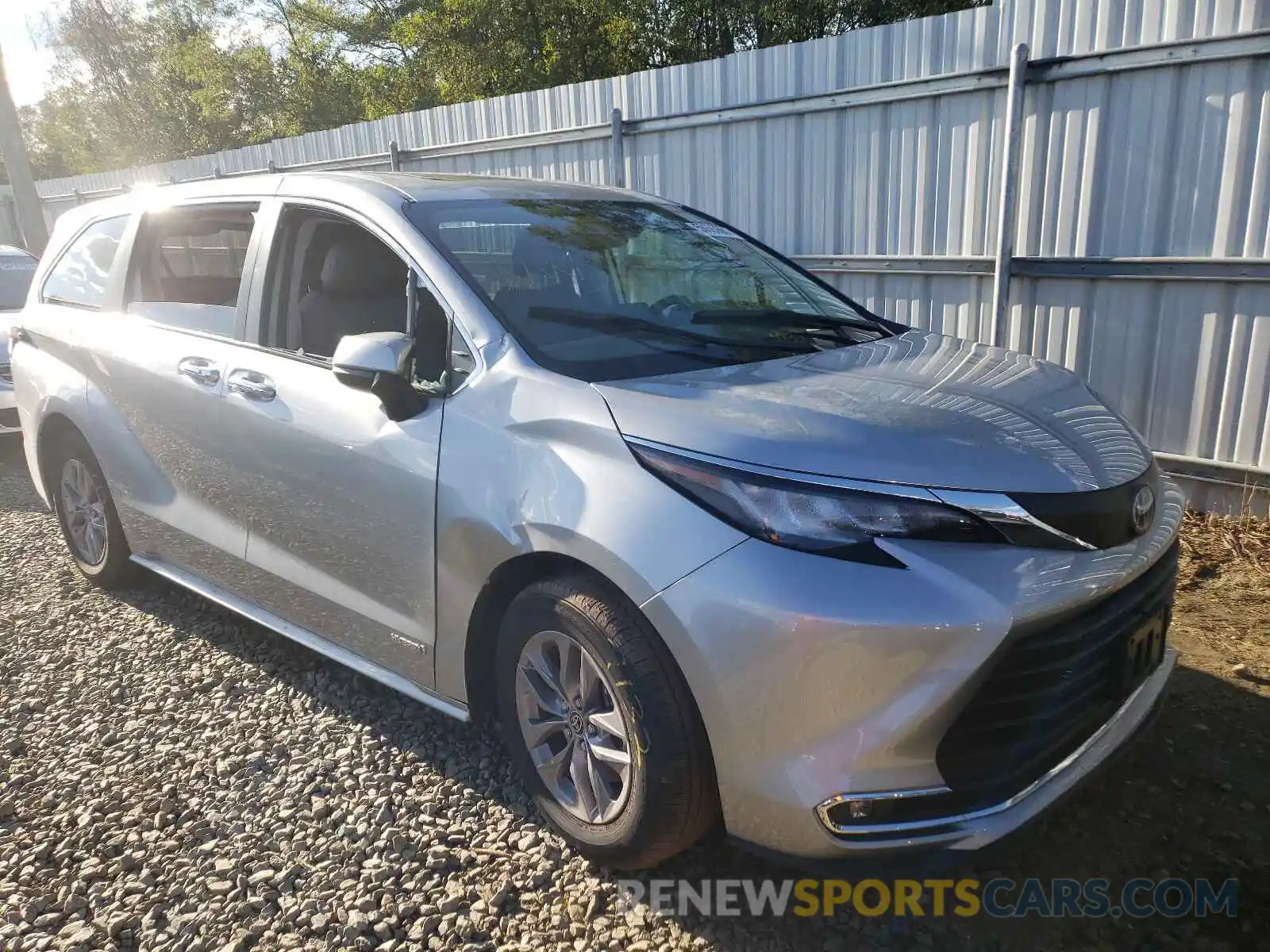 1 Фотография поврежденного автомобиля 5TDYRKEC5MS033859 TOYOTA SIENNA 2021