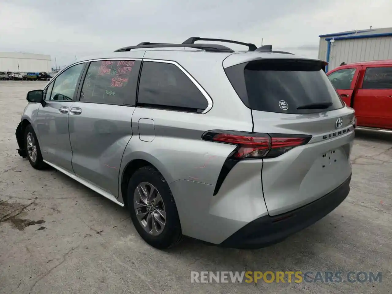 3 Photograph of a damaged car 5TDYRKEC5MS038639 TOYOTA SIENNA 2021