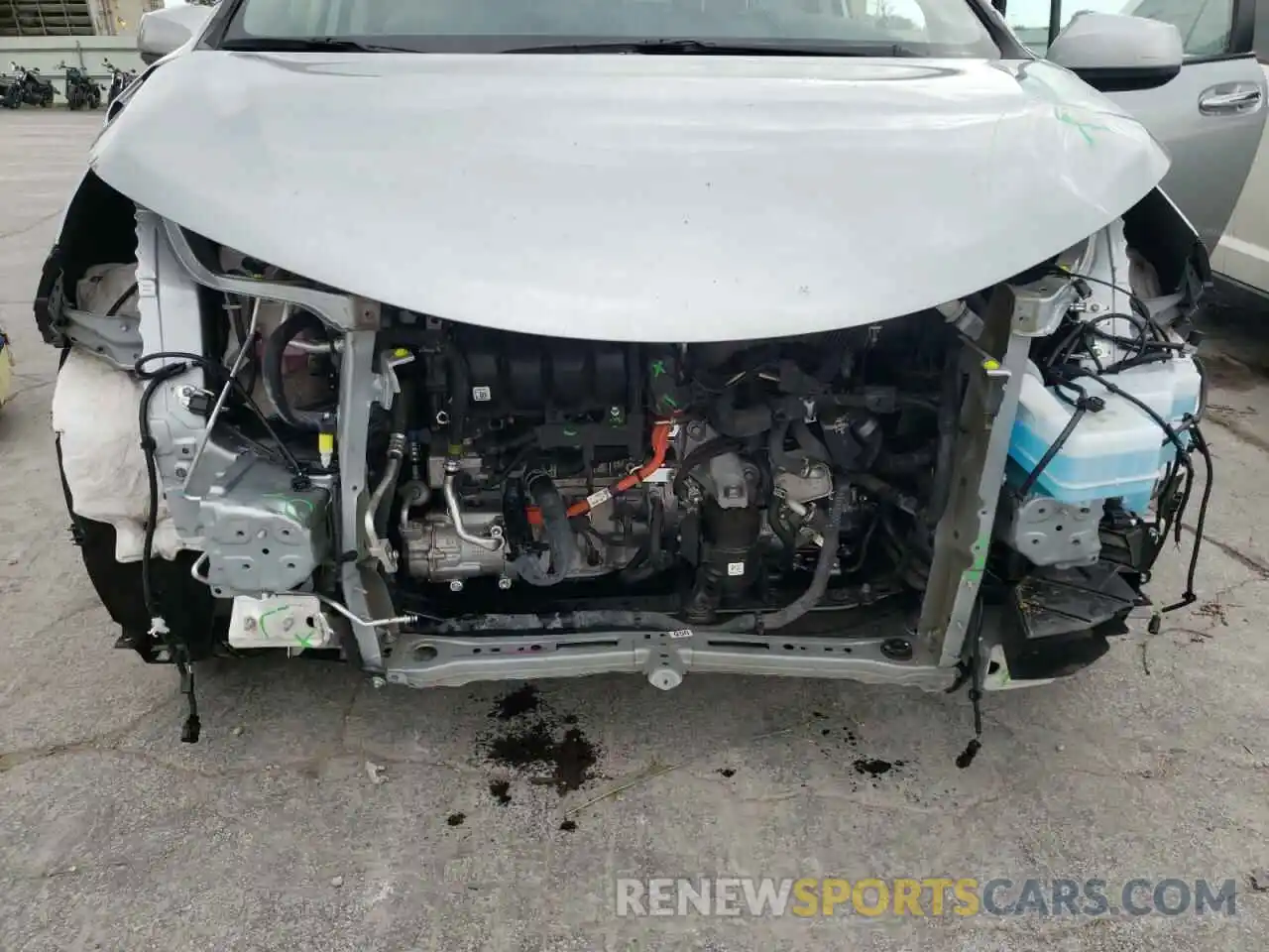 9 Photograph of a damaged car 5TDYRKEC5MS038639 TOYOTA SIENNA 2021