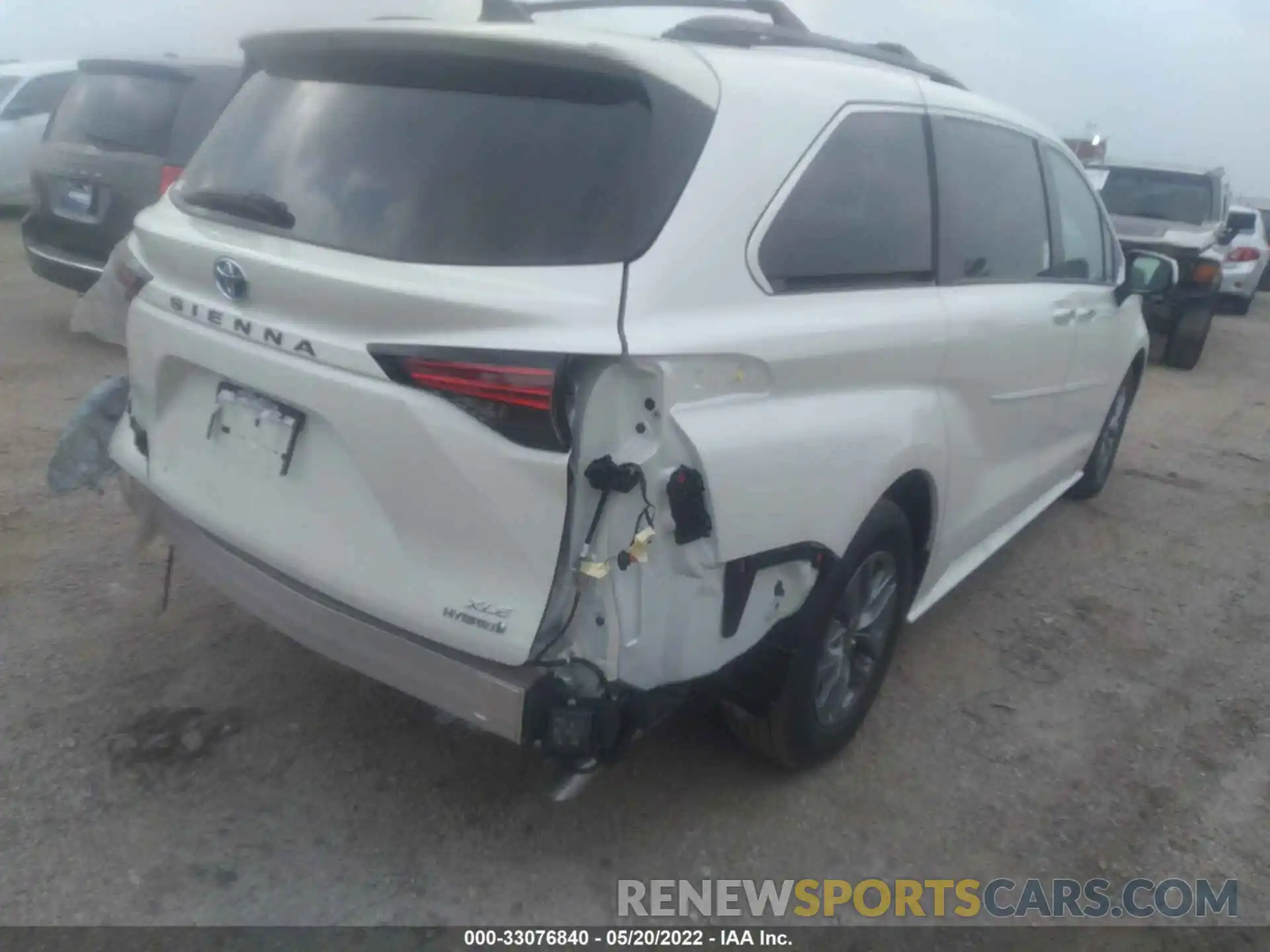 4 Photograph of a damaged car 5TDYRKEC5MS049088 TOYOTA SIENNA 2021