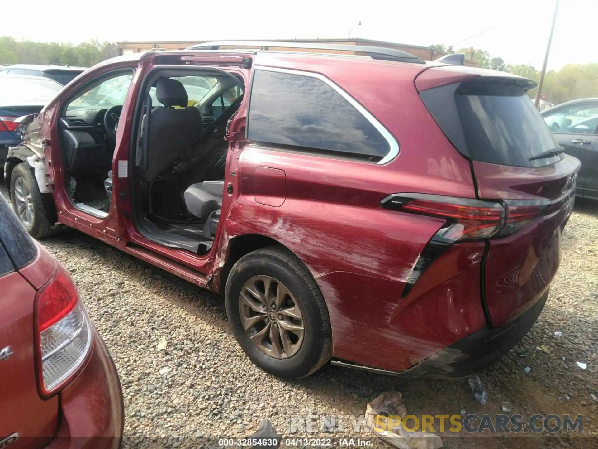 3 Фотография поврежденного автомобиля 5TDYRKEC5MS055845 TOYOTA SIENNA 2021