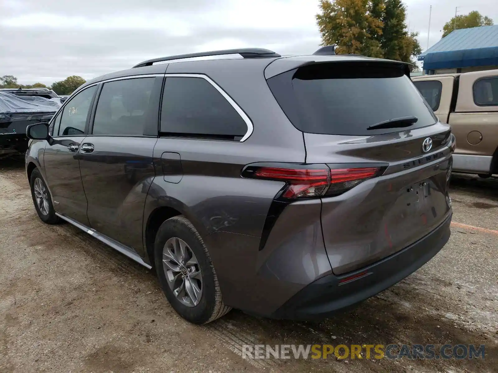 3 Photograph of a damaged car 5TDYRKEC6MS004788 TOYOTA SIENNA 2021