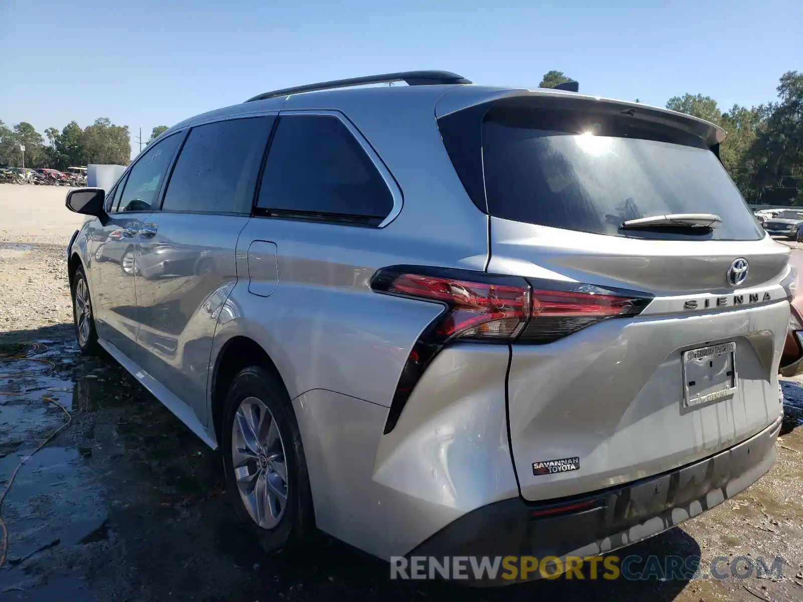 3 Photograph of a damaged car 5TDYRKEC6MS013328 TOYOTA SIENNA 2021