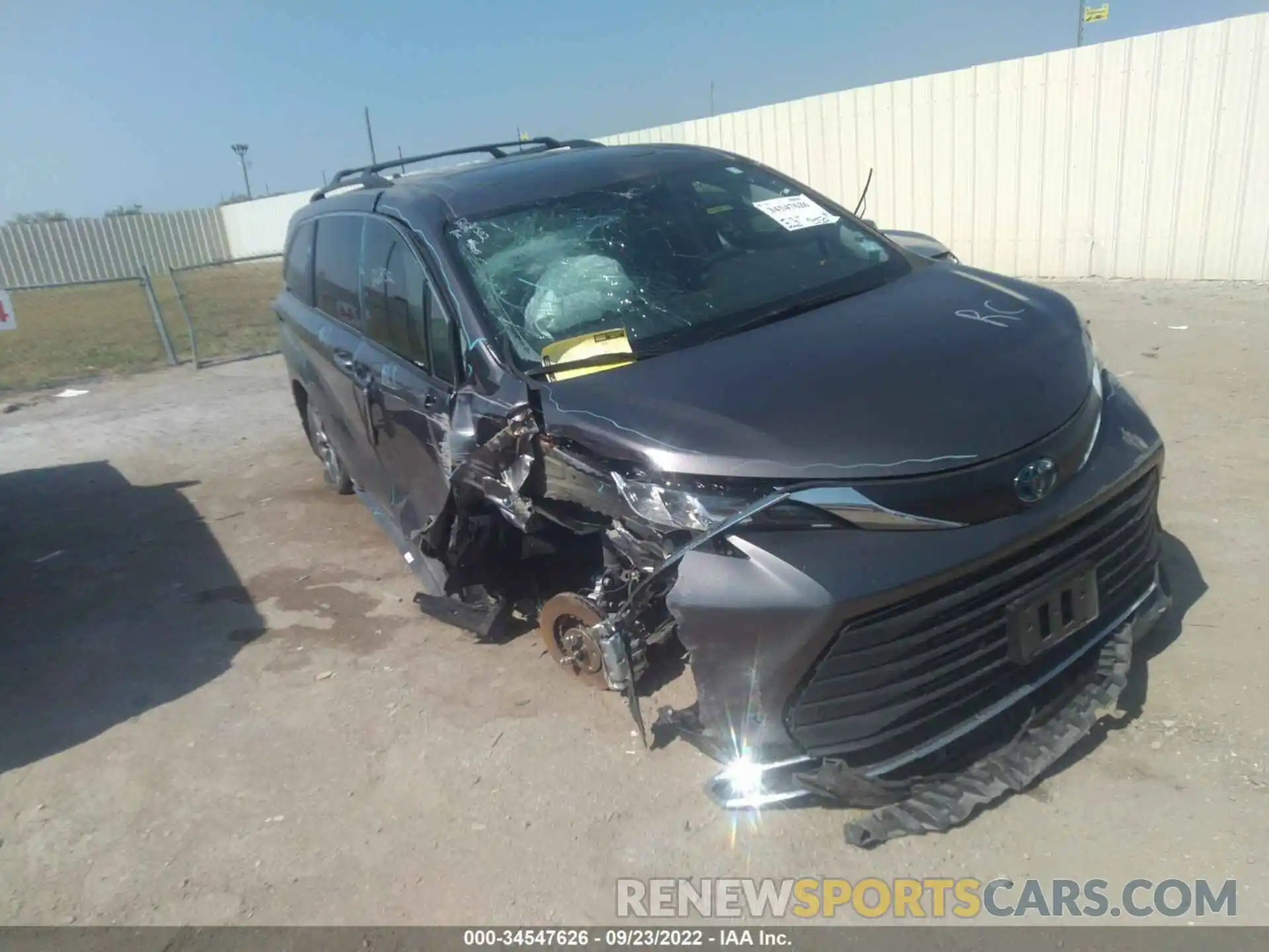 1 Фотография поврежденного автомобиля 5TDYRKEC6MS025169 TOYOTA SIENNA 2021