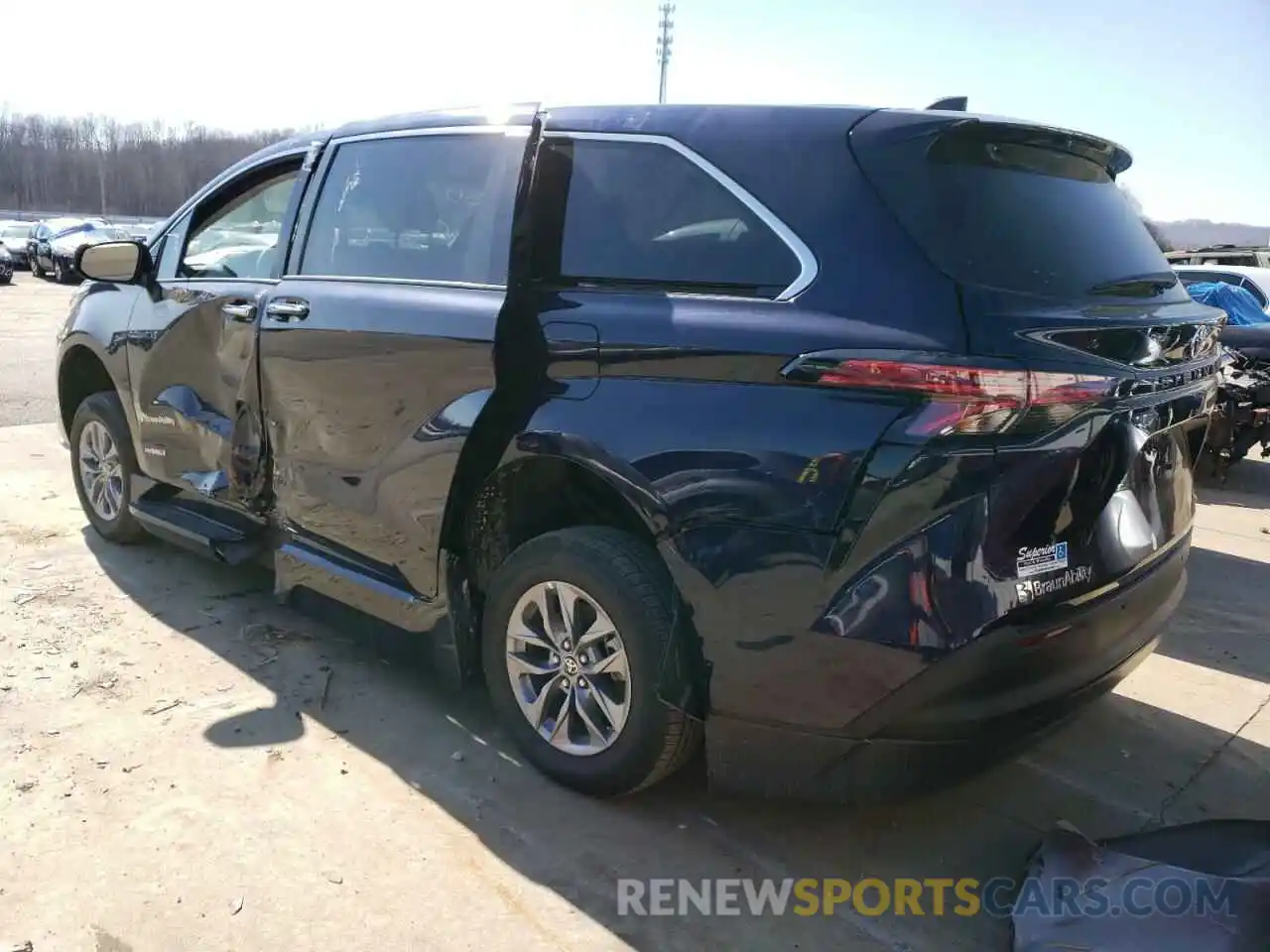 3 Photograph of a damaged car 5TDYRKEC6MS036768 TOYOTA SIENNA 2021