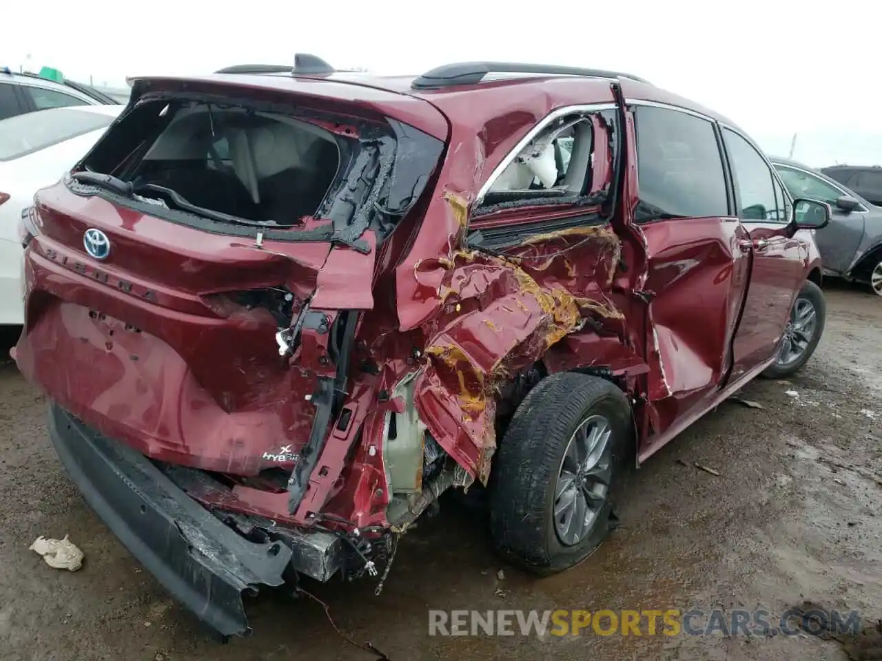 4 Photograph of a damaged car 5TDYRKEC6MS041548 TOYOTA SIENNA 2021