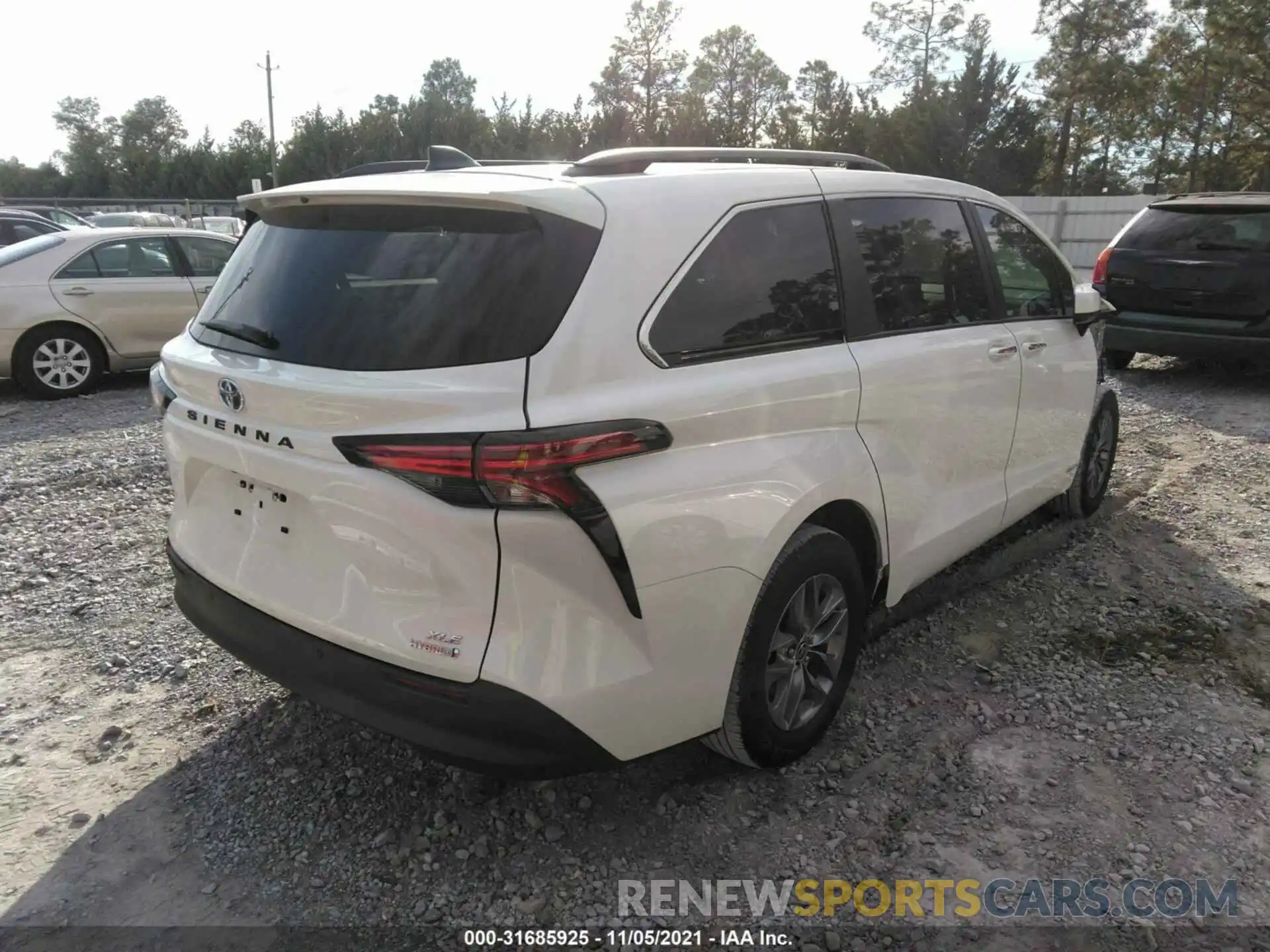 4 Photograph of a damaged car 5TDYRKEC6MS051576 TOYOTA SIENNA 2021