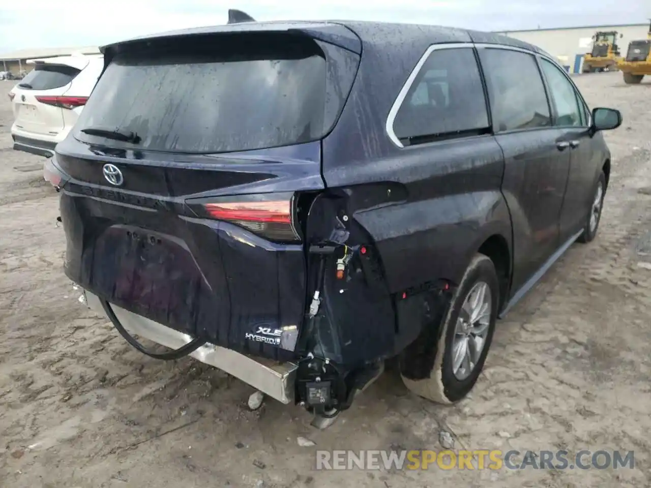 4 Photograph of a damaged car 5TDYRKEC7MS003262 TOYOTA SIENNA 2021