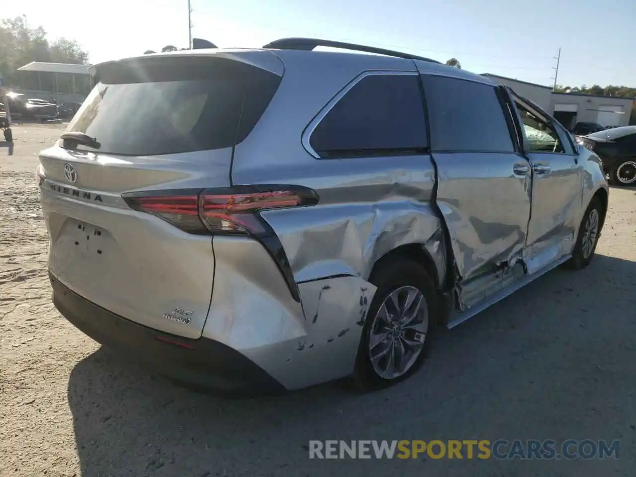 4 Photograph of a damaged car 5TDYRKEC7MS023639 TOYOTA SIENNA 2021