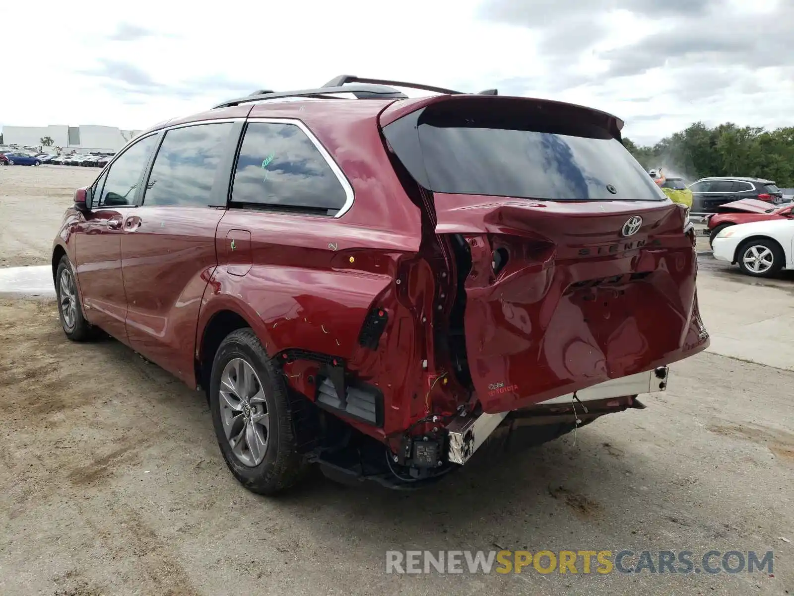 3 Photograph of a damaged car 5TDYRKEC7MS056012 TOYOTA SIENNA 2021