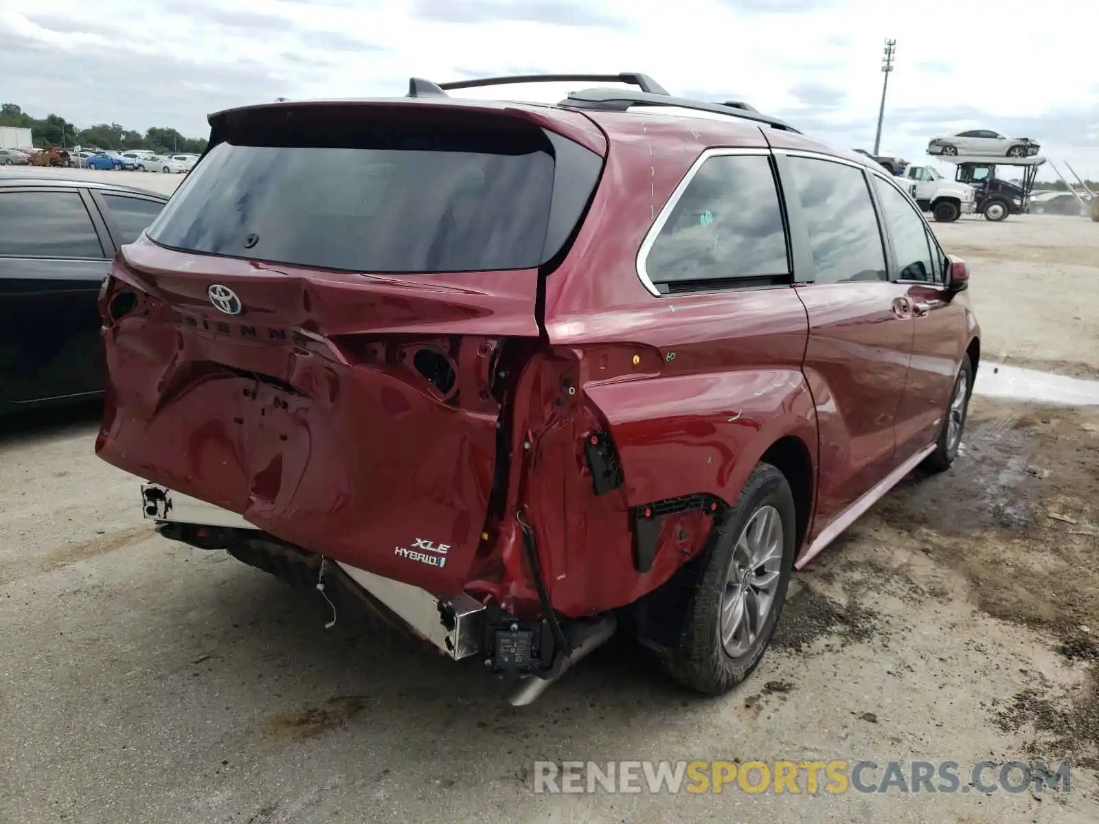 4 Photograph of a damaged car 5TDYRKEC7MS056012 TOYOTA SIENNA 2021