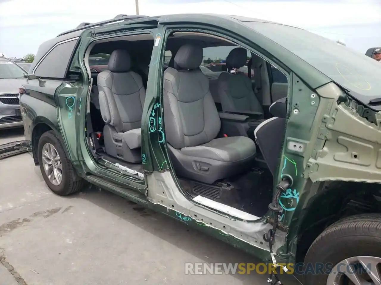 9 Photograph of a damaged car 5TDYRKEC7MS059640 TOYOTA SIENNA 2021