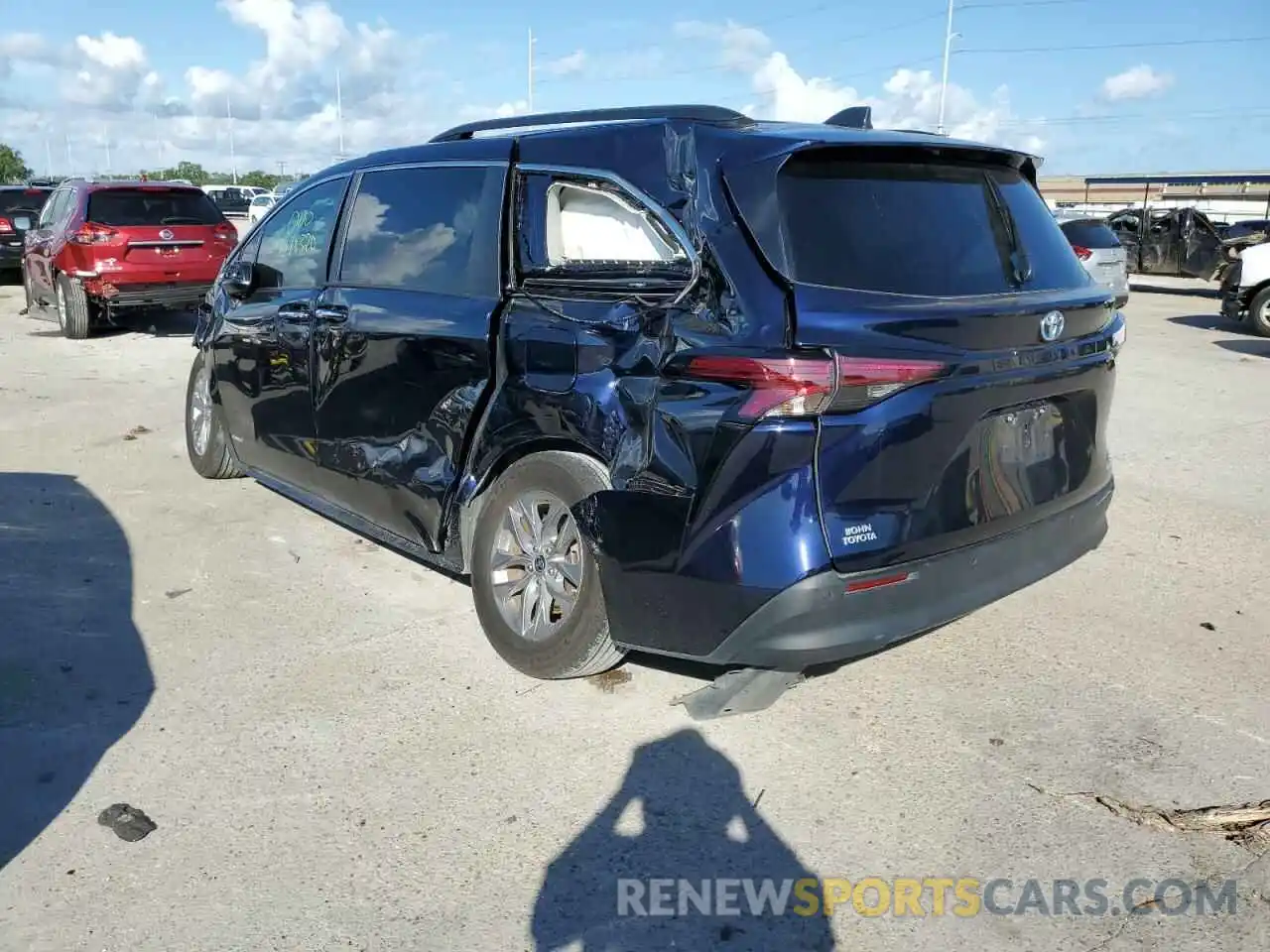 3 Photograph of a damaged car 5TDYRKEC8MS001438 TOYOTA SIENNA 2021