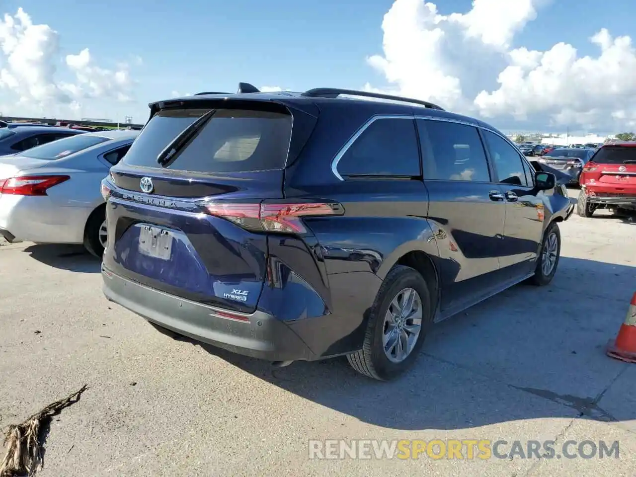 4 Photograph of a damaged car 5TDYRKEC8MS001438 TOYOTA SIENNA 2021