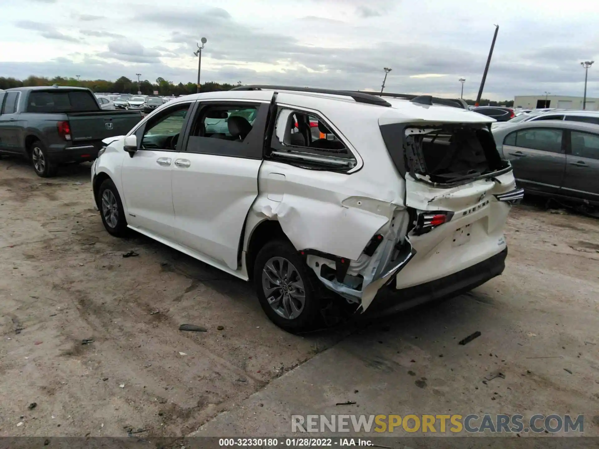 3 Фотография поврежденного автомобиля 5TDYRKEC8MS013881 TOYOTA SIENNA 2021