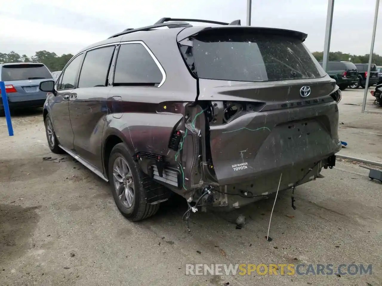 3 Photograph of a damaged car 5TDYRKEC8MS026243 TOYOTA SIENNA 2021