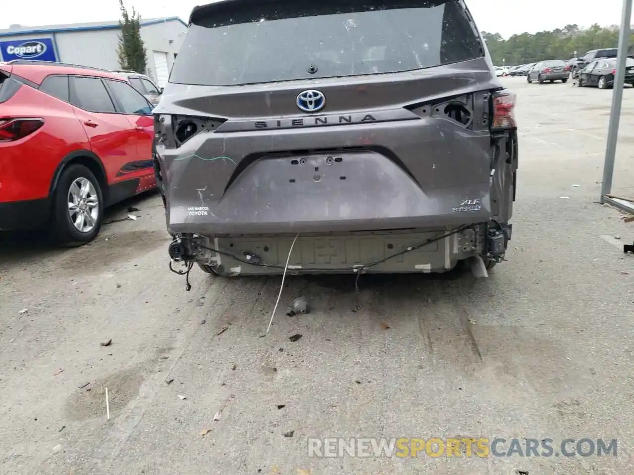 9 Photograph of a damaged car 5TDYRKEC8MS026243 TOYOTA SIENNA 2021