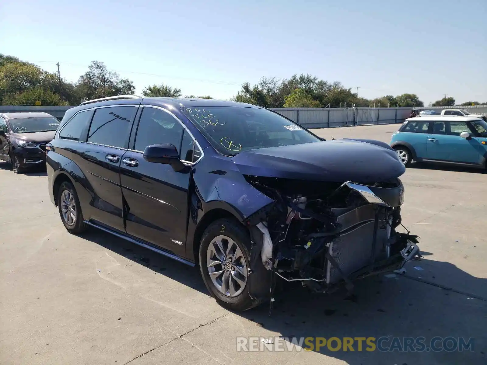 1 Photograph of a damaged car 5TDYRKEC9MS029801 TOYOTA SIENNA 2021