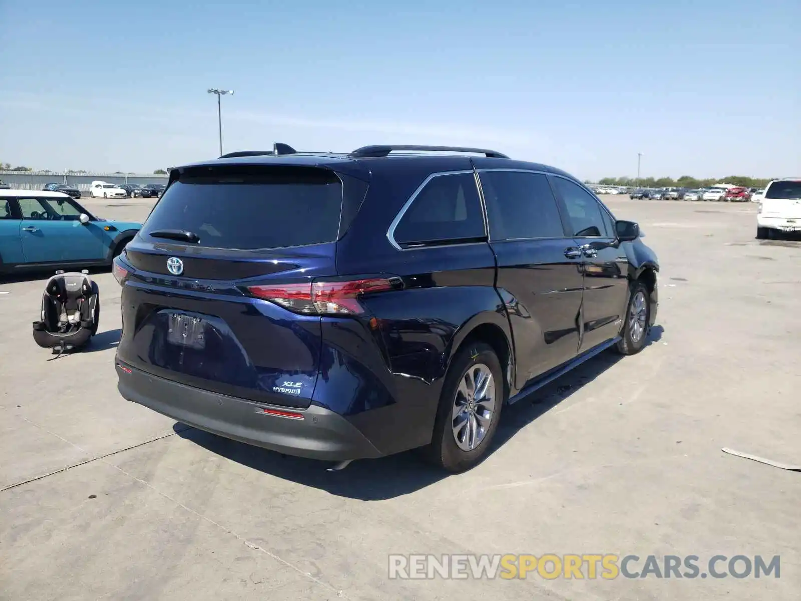 4 Photograph of a damaged car 5TDYRKEC9MS029801 TOYOTA SIENNA 2021