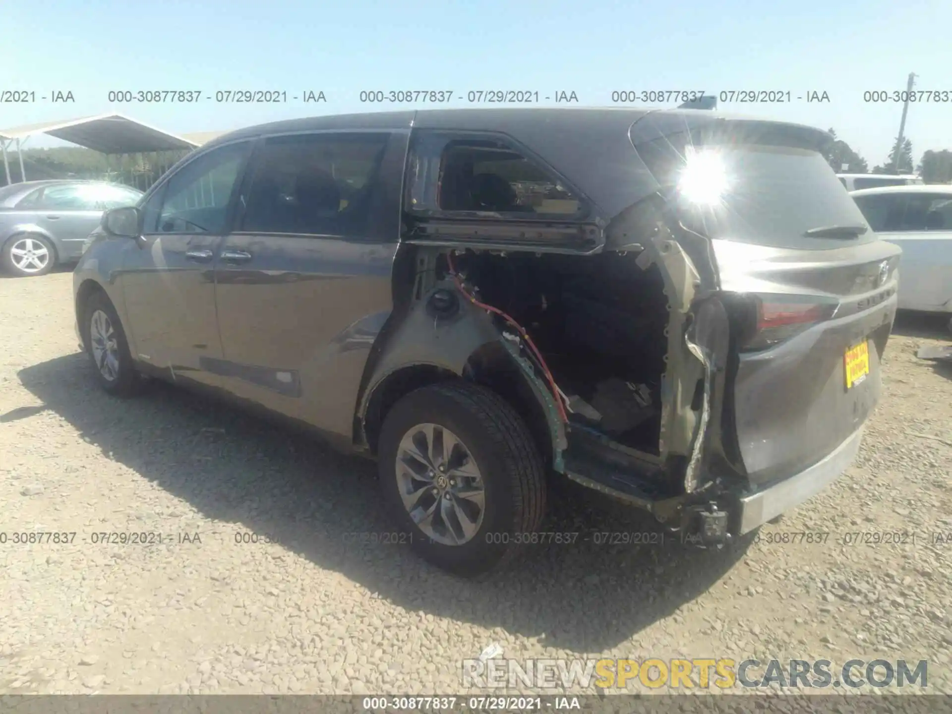 3 Photograph of a damaged car 5TDYRKEC9MS038692 TOYOTA SIENNA 2021