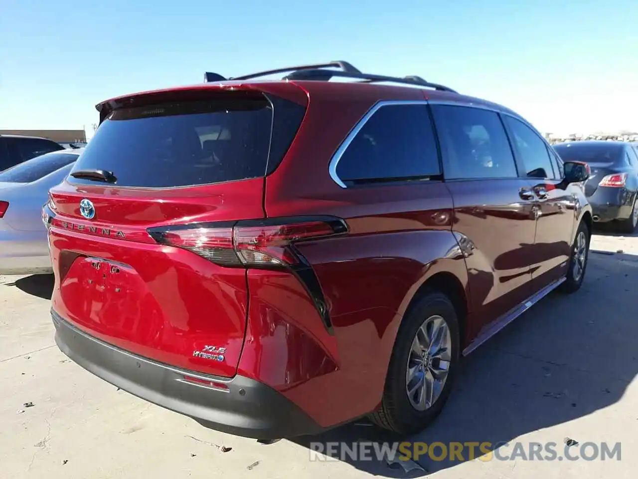 4 Photograph of a damaged car 5TDYRKEC9MS040572 TOYOTA SIENNA 2021