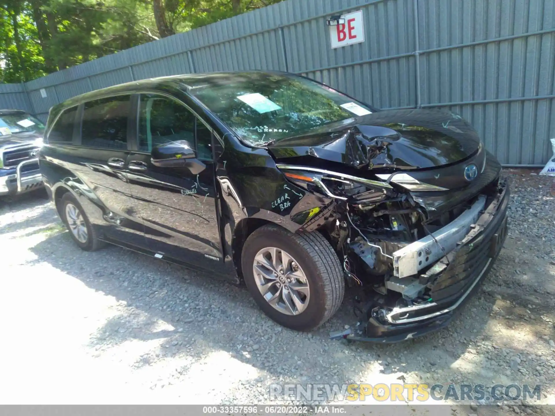 1 Photograph of a damaged car 5TDYRKEC9MS051801 TOYOTA SIENNA 2021