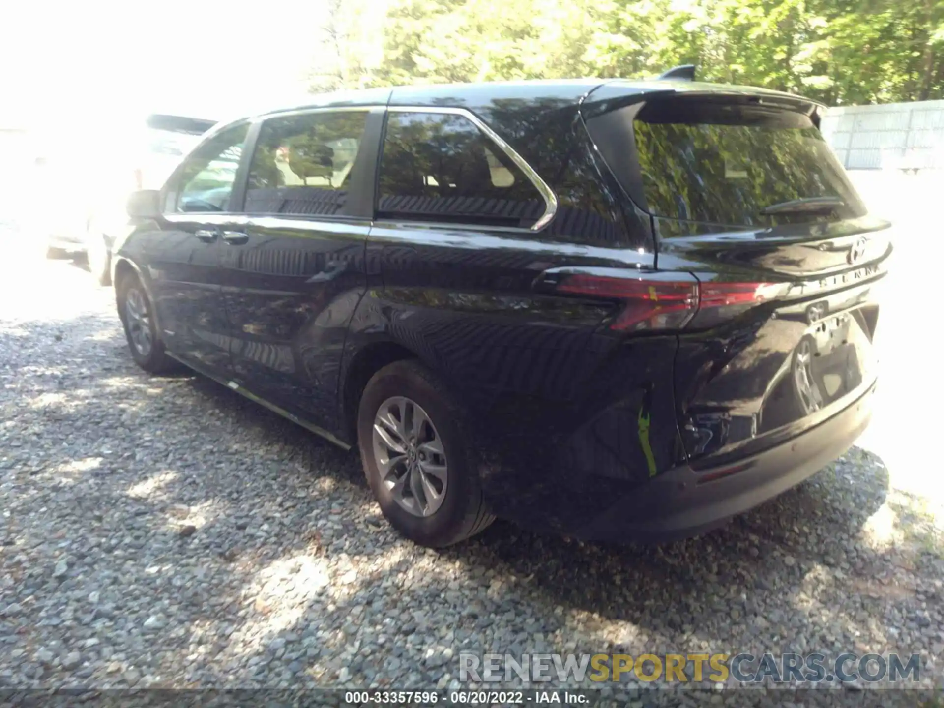 3 Photograph of a damaged car 5TDYRKEC9MS051801 TOYOTA SIENNA 2021