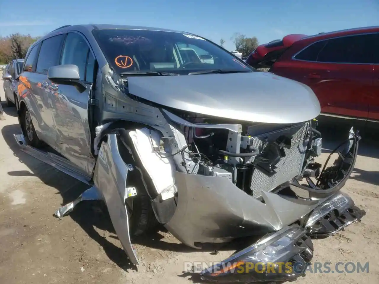 1 Photograph of a damaged car 5TDYRKEC9MS058084 TOYOTA SIENNA 2021