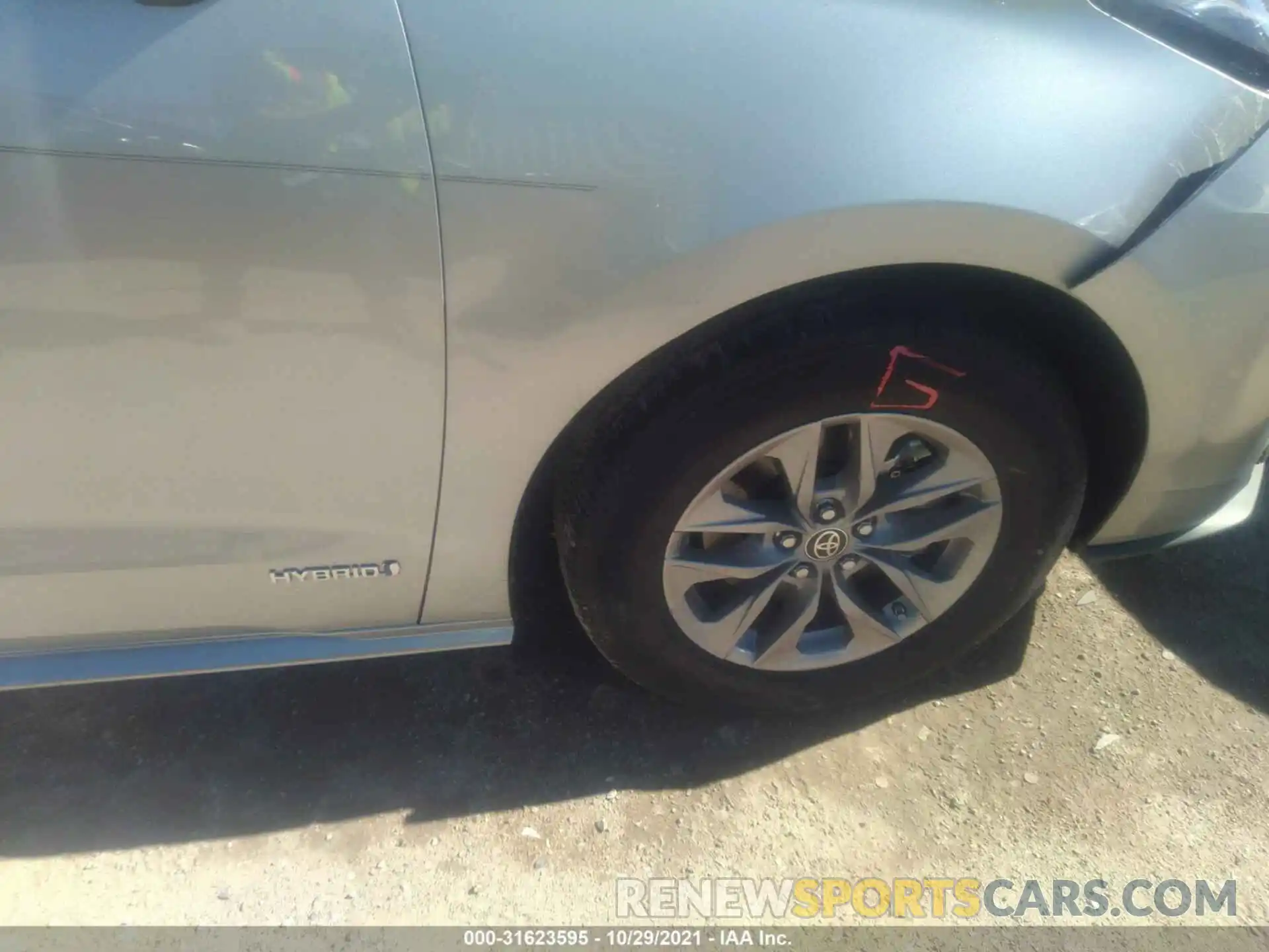 14 Photograph of a damaged car 5TDYRKECXMS002090 TOYOTA SIENNA 2021