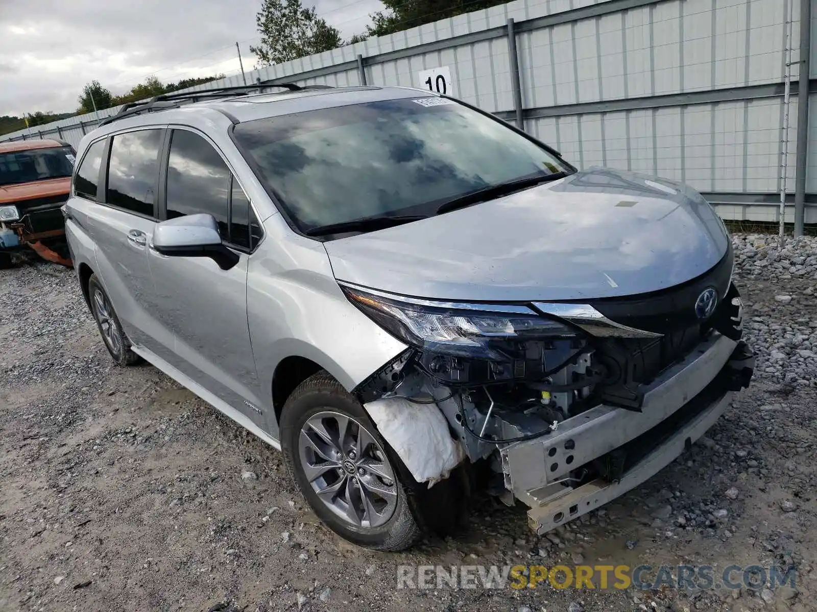 1 Photograph of a damaged car 5TDYRKECXMS002929 TOYOTA SIENNA 2021