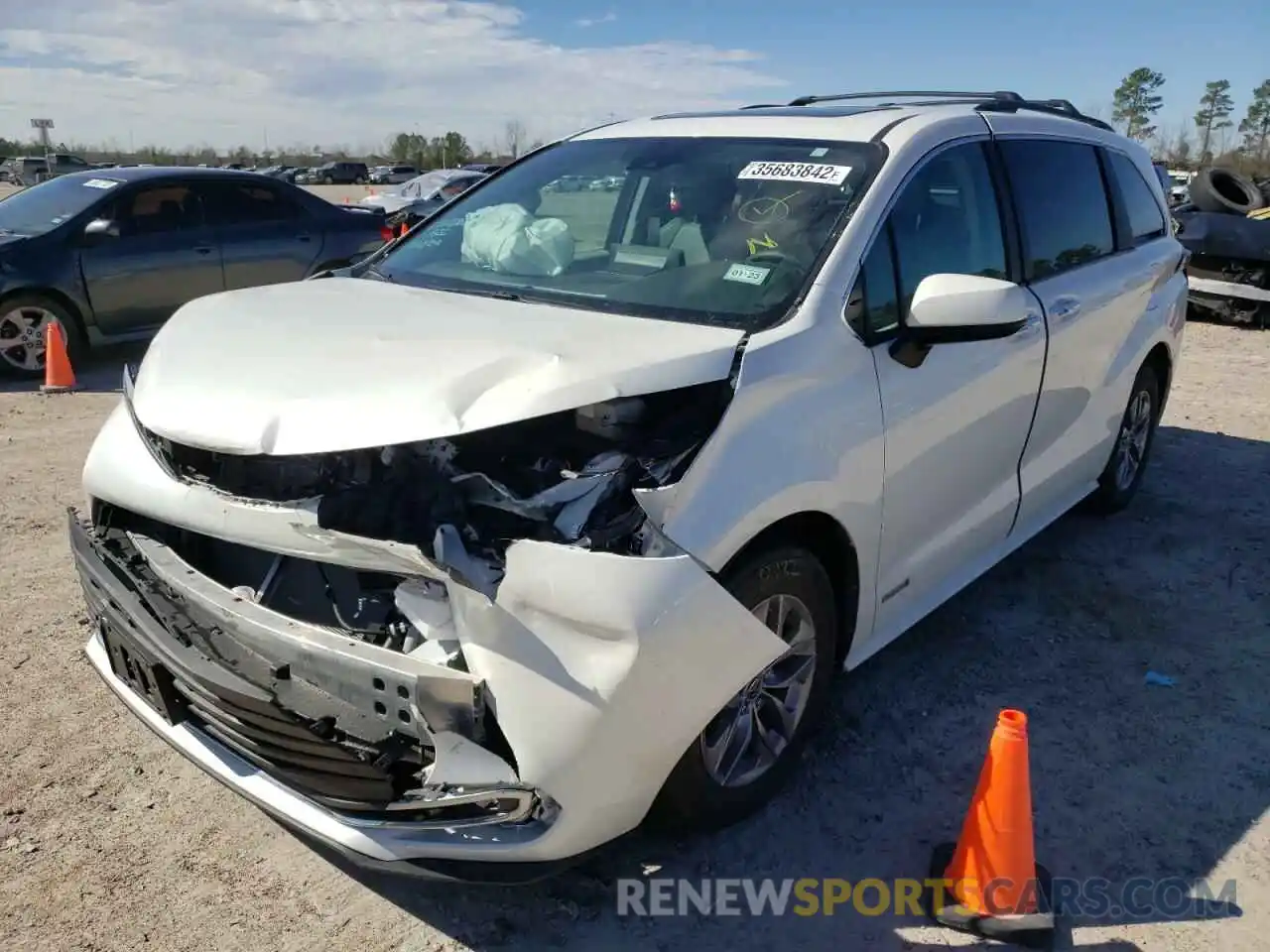 2 Photograph of a damaged car 5TDYRKECXMS005359 TOYOTA SIENNA 2021