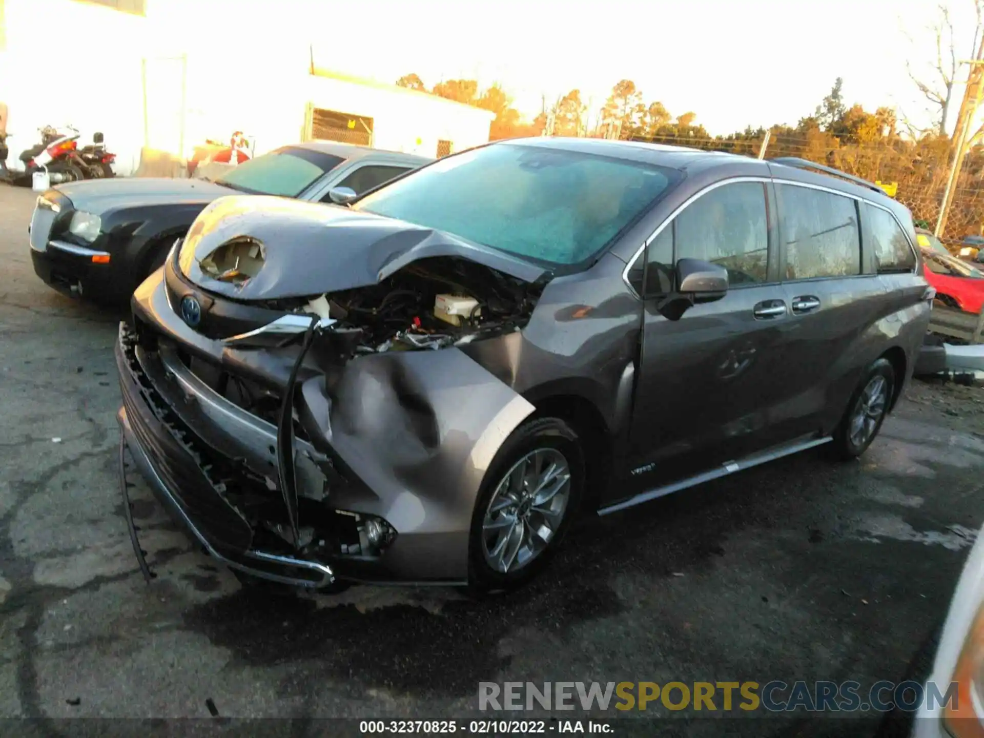 2 Фотография поврежденного автомобиля 5TDYRKECXMS015762 TOYOTA SIENNA 2021