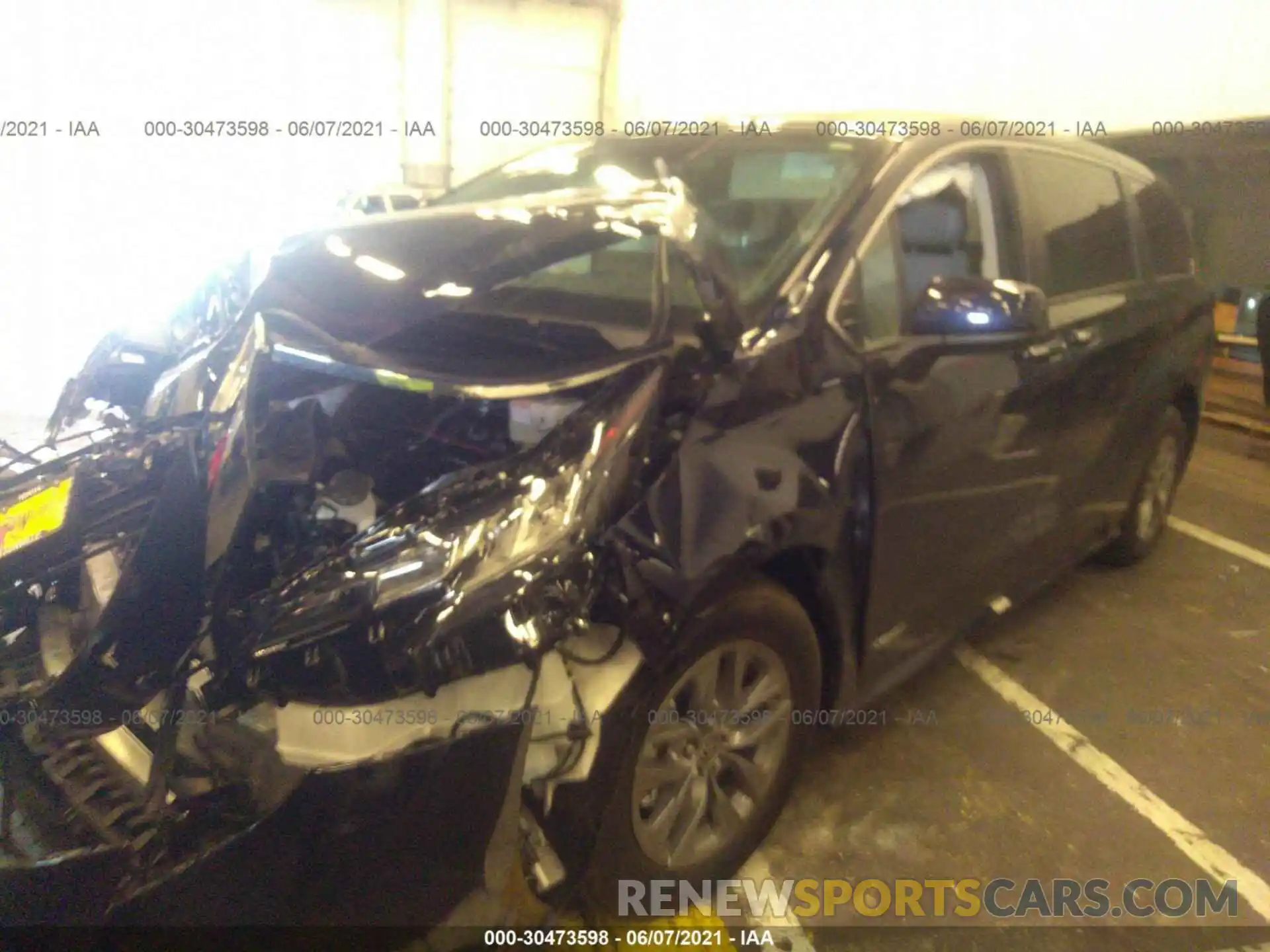 2 Photograph of a damaged car 5TDYRKECXMS038538 TOYOTA SIENNA 2021