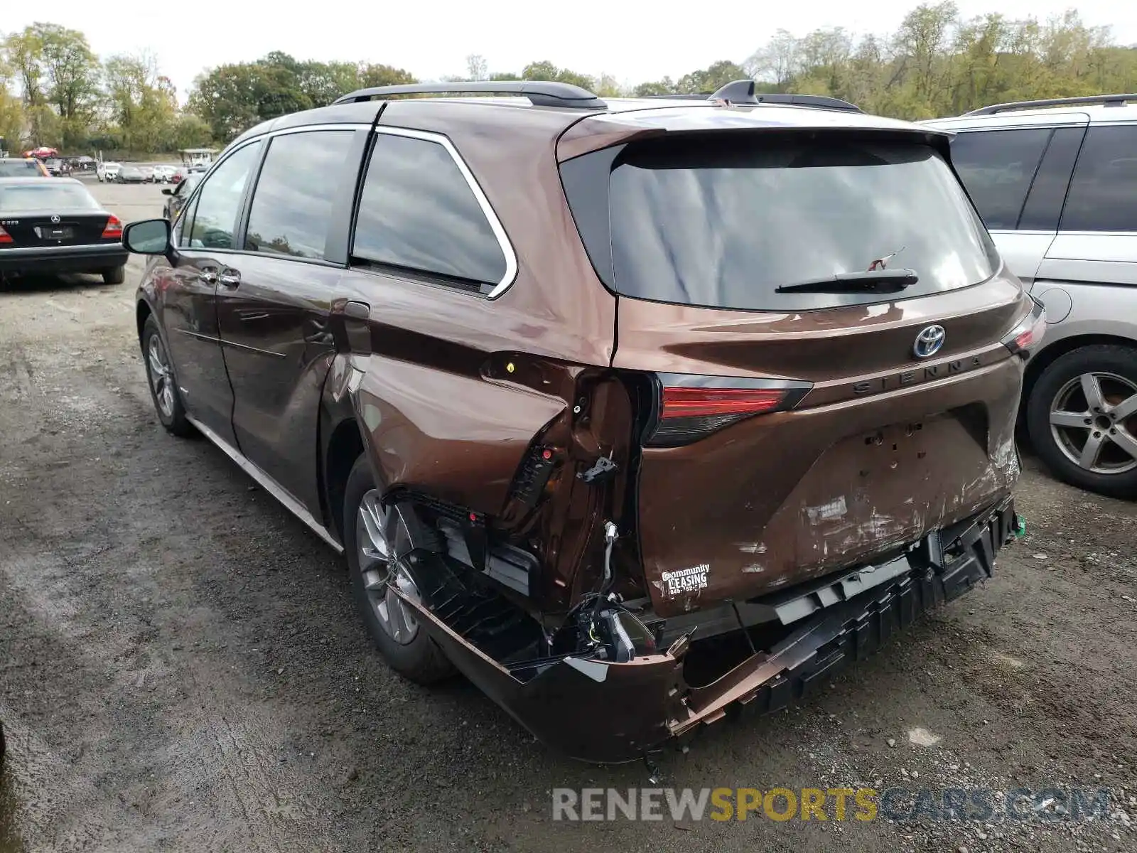 3 Photograph of a damaged car 5TDYRKECXMS054495 TOYOTA SIENNA 2021