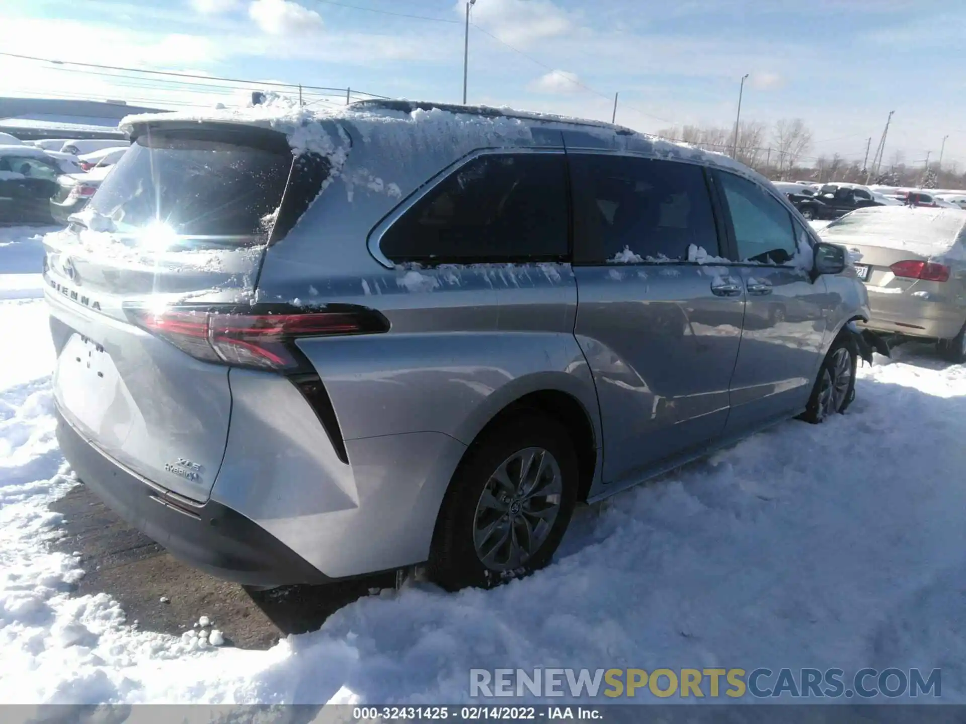 4 Photograph of a damaged car 5TDYSKFC1MS037264 TOYOTA SIENNA 2021