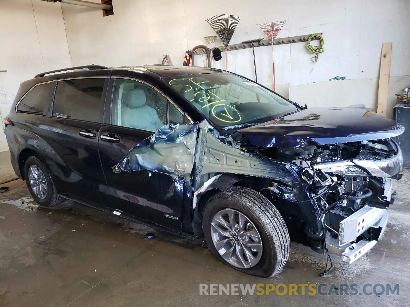 1 Photograph of a damaged car 5TDYSKFC2MS037824 TOYOTA SIENNA 2021